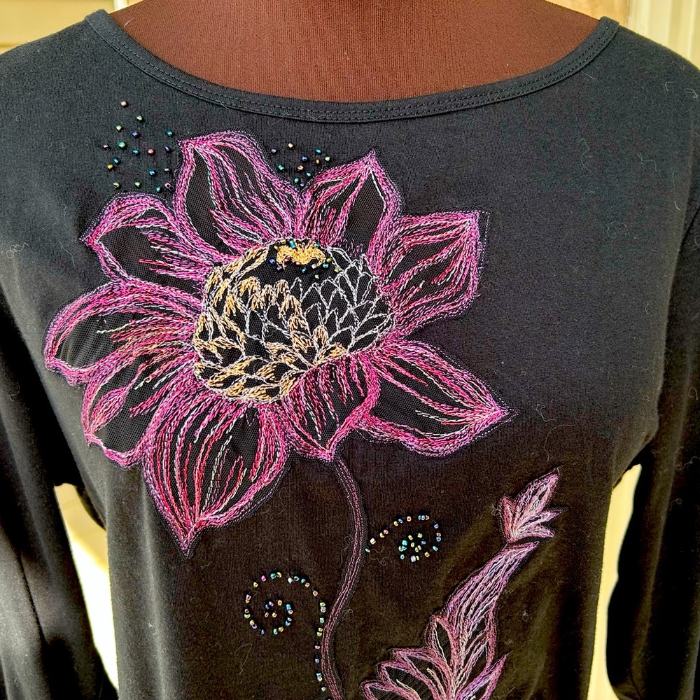 LA BLEND sL asymmetrical hem tunic black w/floral embroidery/beading-💯cotton